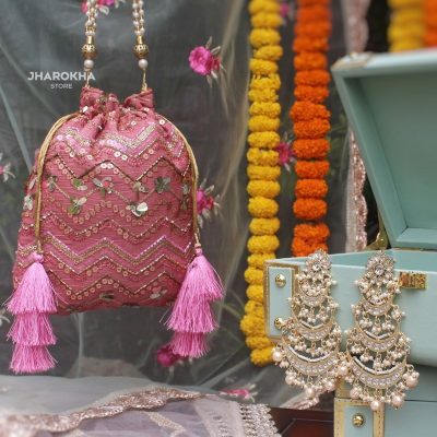 hamper box festive- pink potli